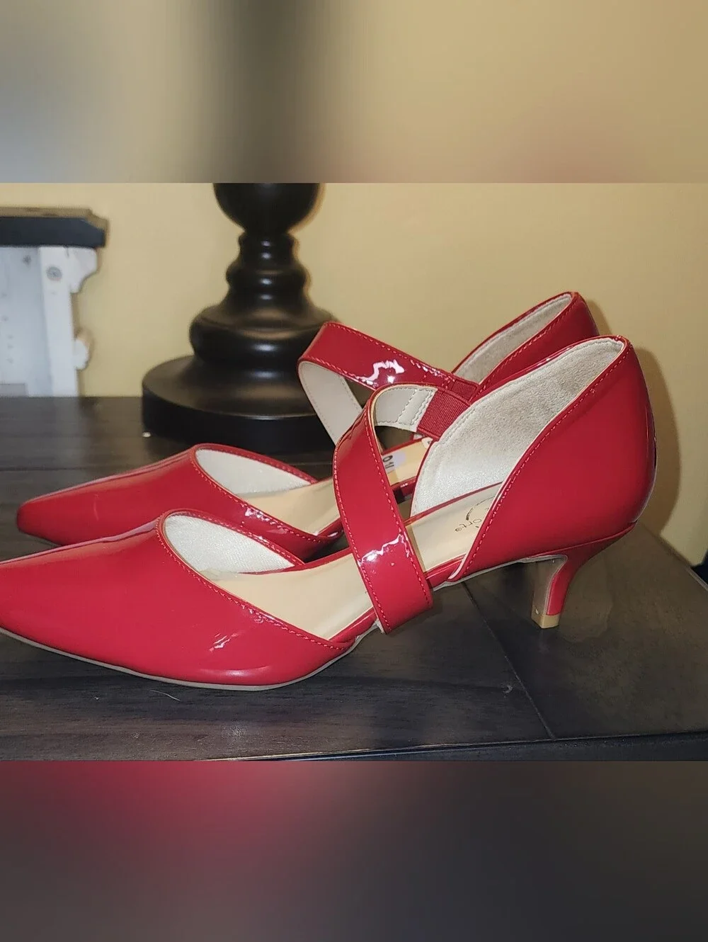 LifeStride Mika Red Patent Pointed Toe Cross-Strap Pump Kitten Heels 8.5M NWOB